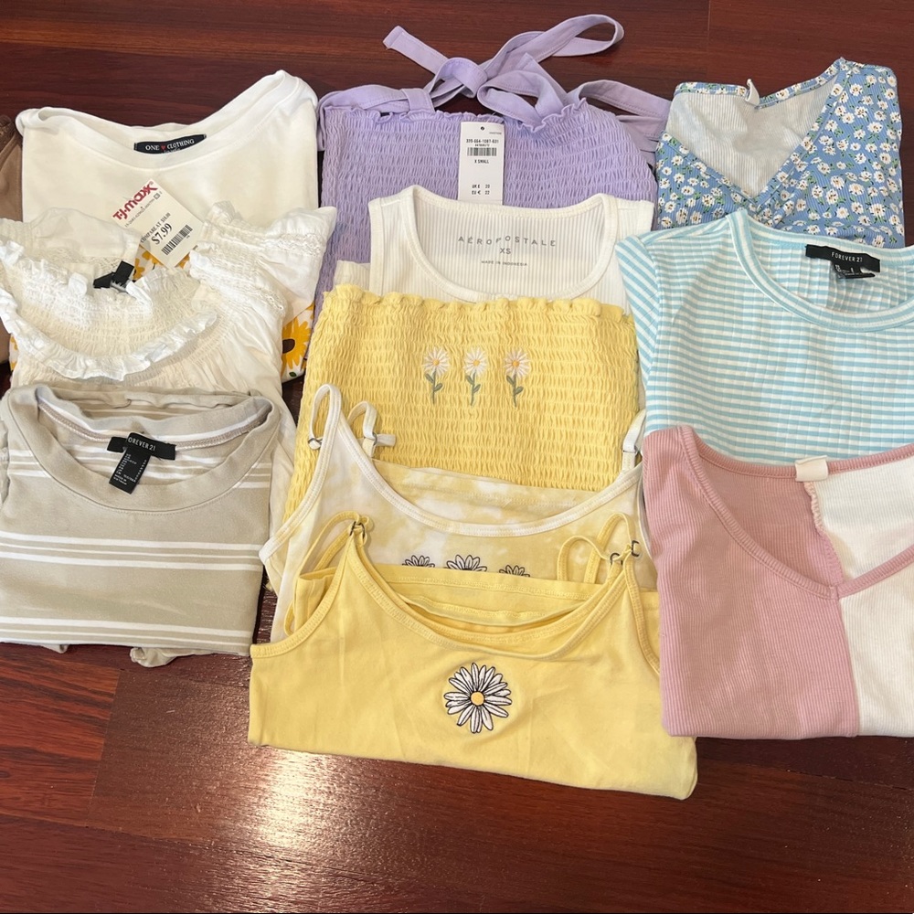 Lot of 13 shirts - juniors XS and small